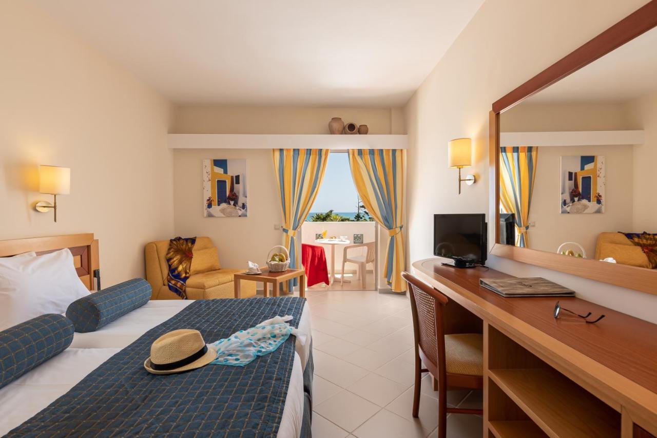 Anissa Beach Hotel Hersonissos  Exteriör bild